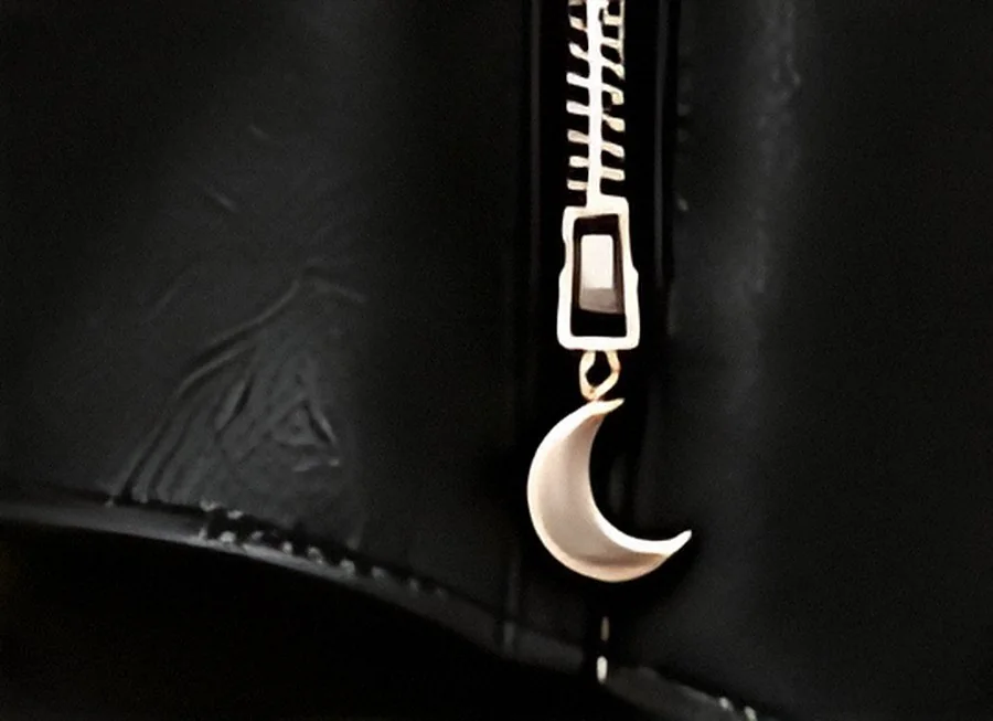 Moon sleeve pull