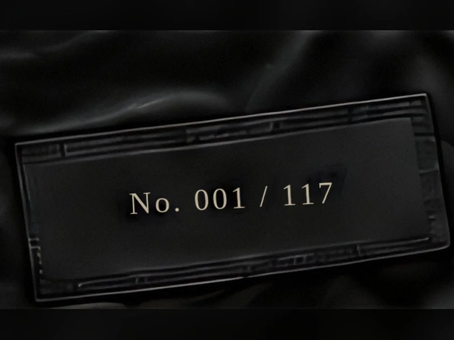 Label reading No. 001 / 117