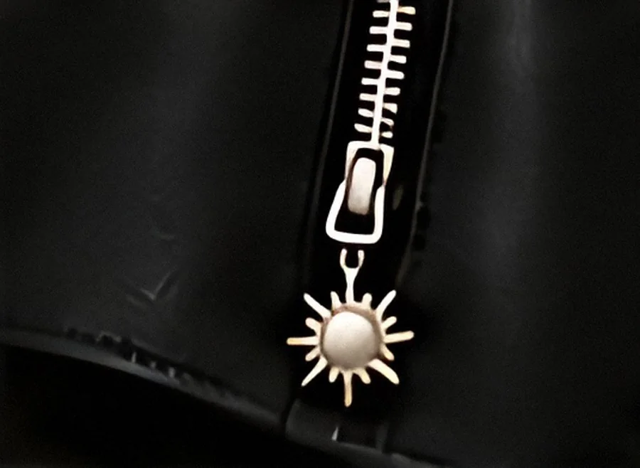 Sun sleeve pull