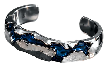 Seam cuff relic 0013